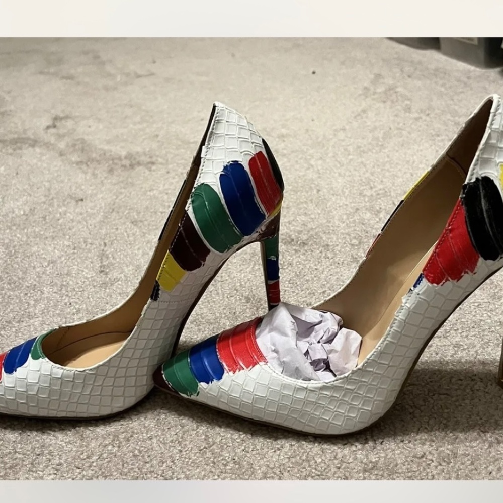 Heels - Picture 5 of 10